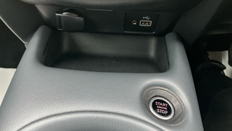 Nissan Juke 1.0 DiG-T Tekna 5dr Petrol Hatchback